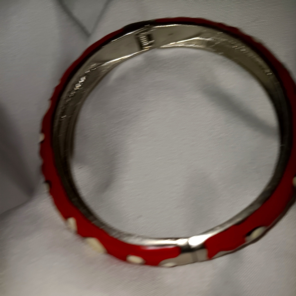 FL Brand Hinge Enamel Bangle Bracelet Red Green Signed Description:Condition